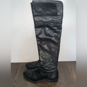 Frye Knee High Riding Boots in Black leather, size 7